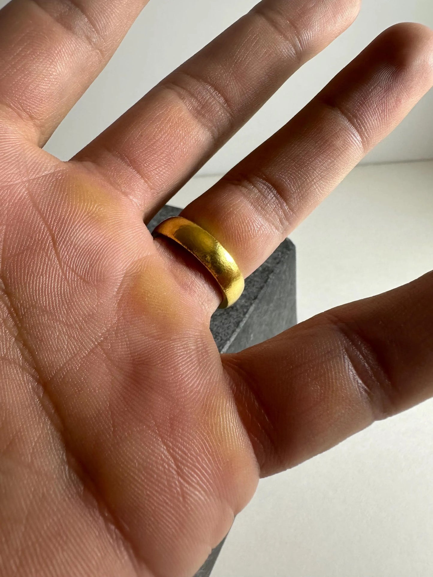 24K Gold Rounded 5.5mm Ring